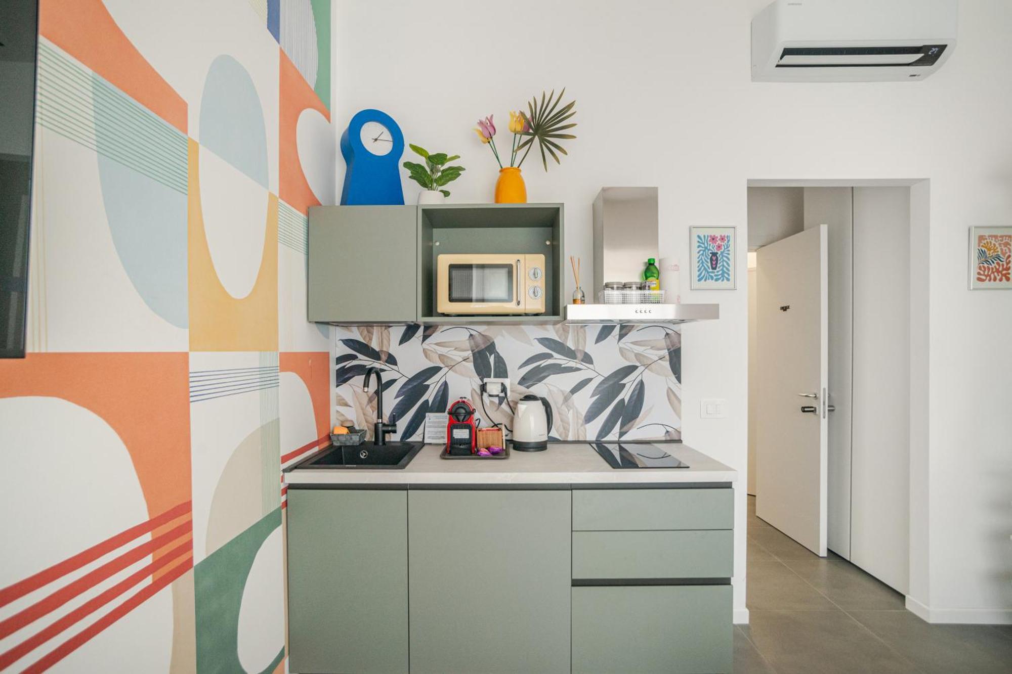 Urban Hub Apartments — Photos 2